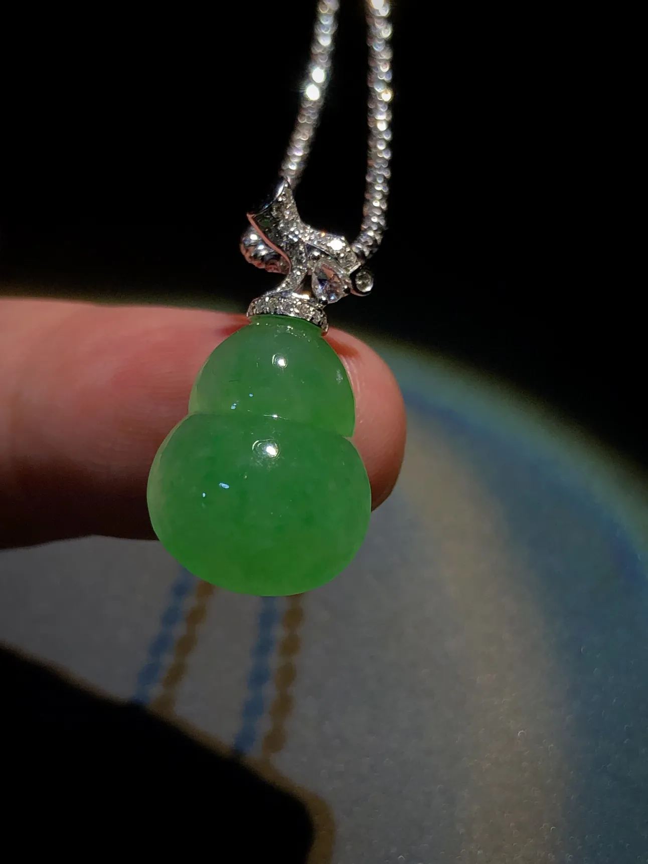 【福禄·葫芦】，裸石19-13.2-6mm，
18K金，南非钻，不配图链