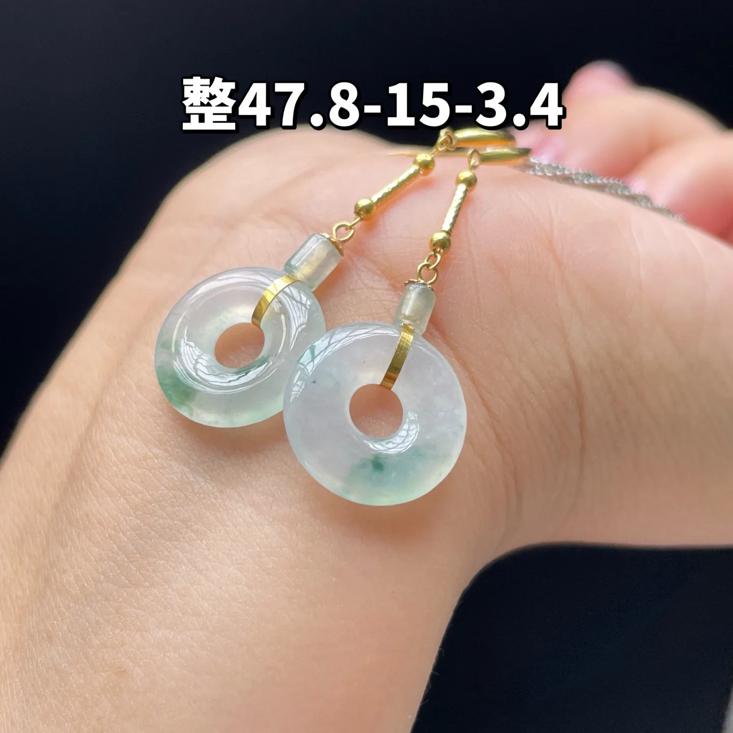 18K 冰种飘花·甜甜圈耳坠
 
整47.8-15-3.3