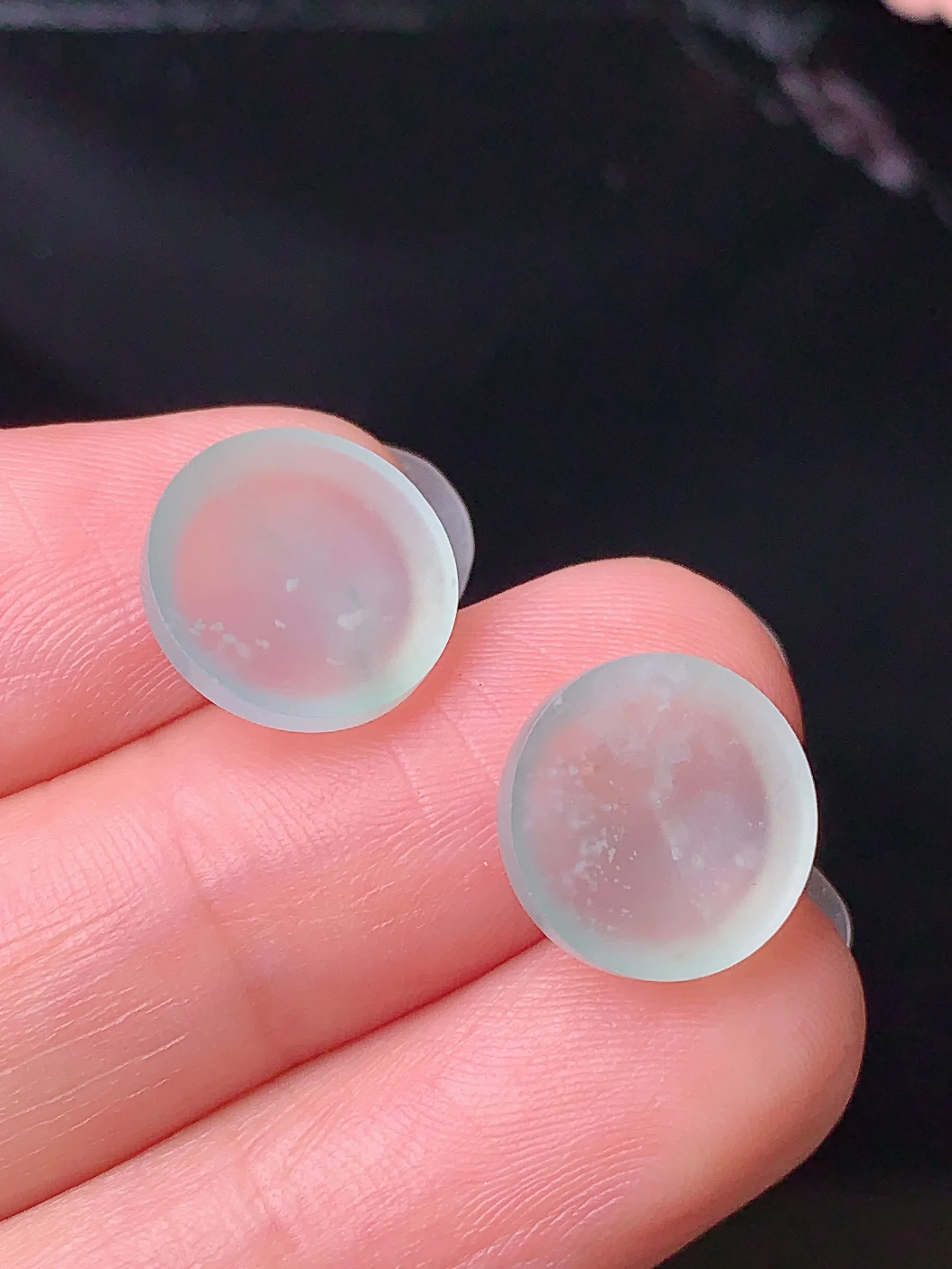 镶嵌款 冰种圆牌一对 玉质细腻 色泽清新艳丽 整体尺寸11.6*3.2