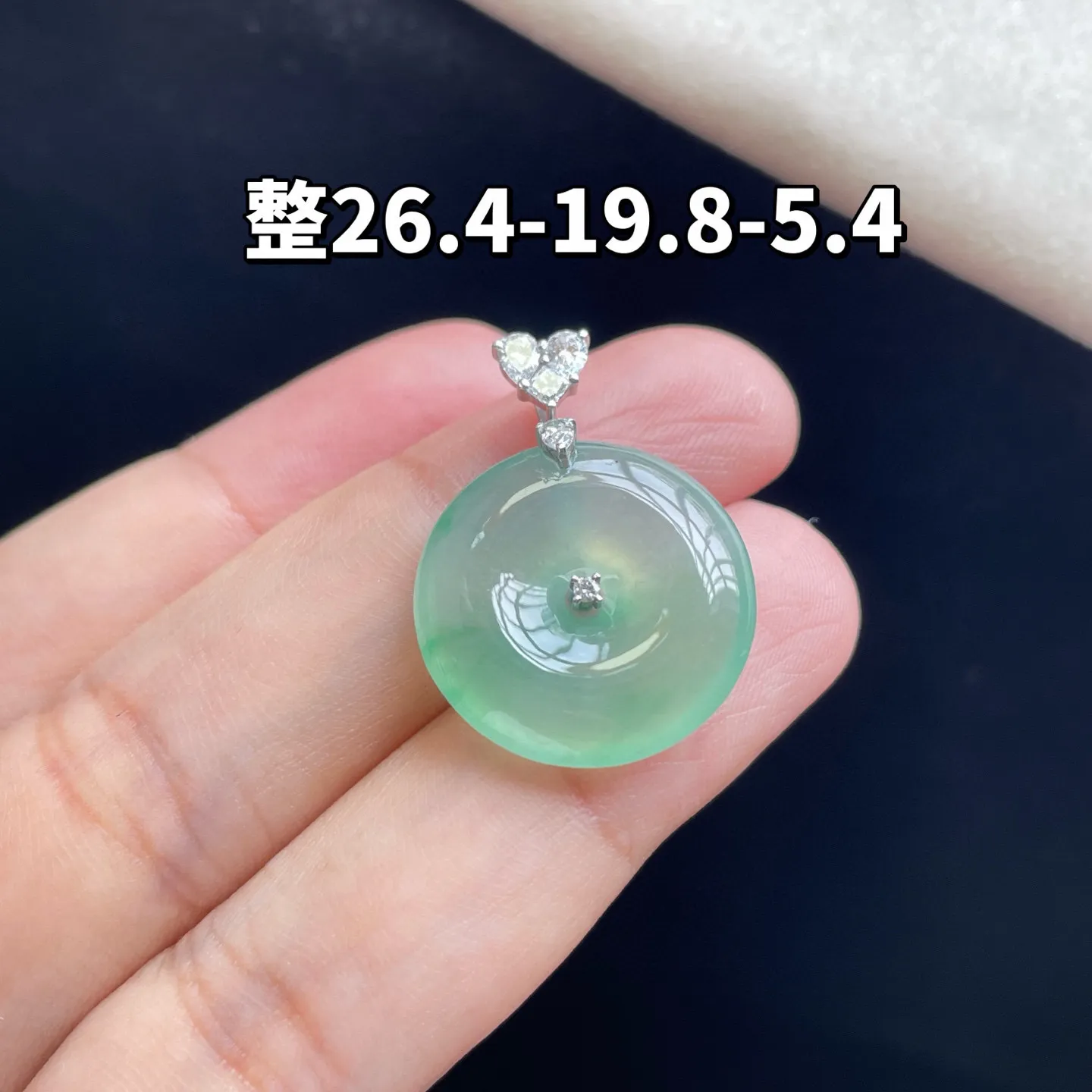 18K 冰种飘花·平安扣
 
整26.4-19.8-5.4