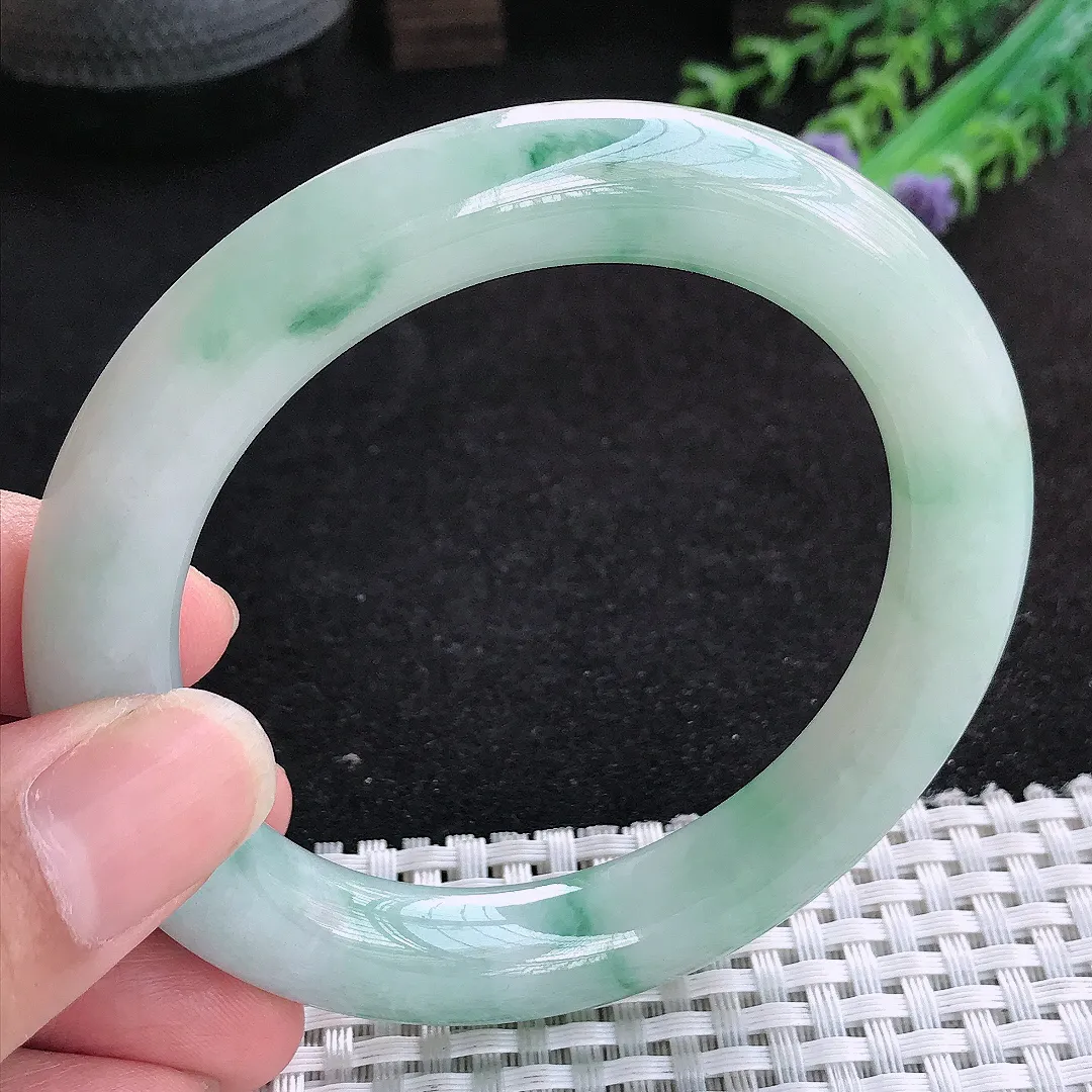 自然光57/10.9/11老坑精美温润飘花胖圆条手镯翡翠玉镯女款百搭