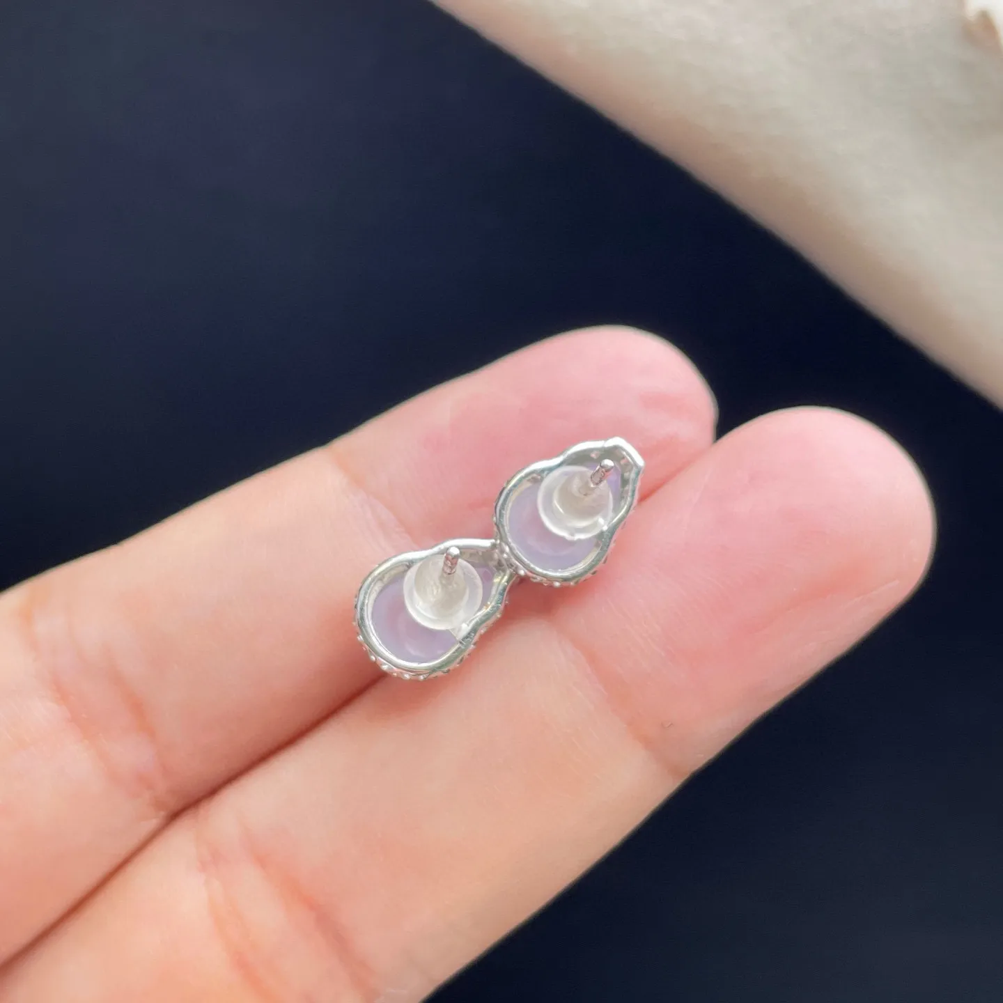 18K 冰种·葫芦耳钉
 
裸8.9-6-3.3