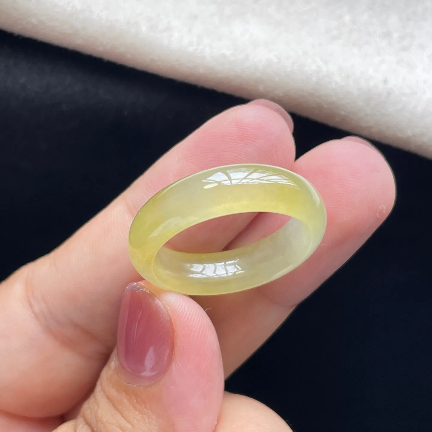 黄翡·指圈
 
裸19.4-6.7-4.1