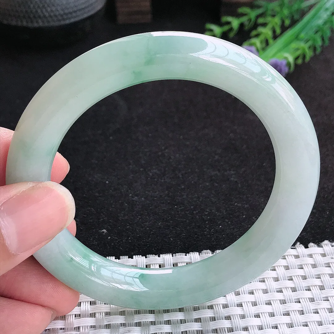 自然光57/10.9/11老坑精美温润飘花胖圆条手镯翡翠玉镯女款百搭