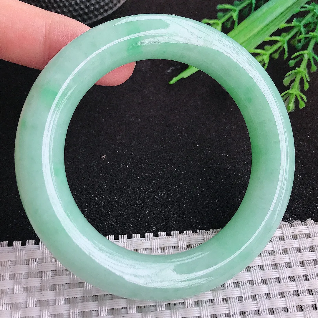 自然光56/12.3/12.4老坑精美温润苹果绿圆条手镯天然翡翠玉镯女款胖圆条
