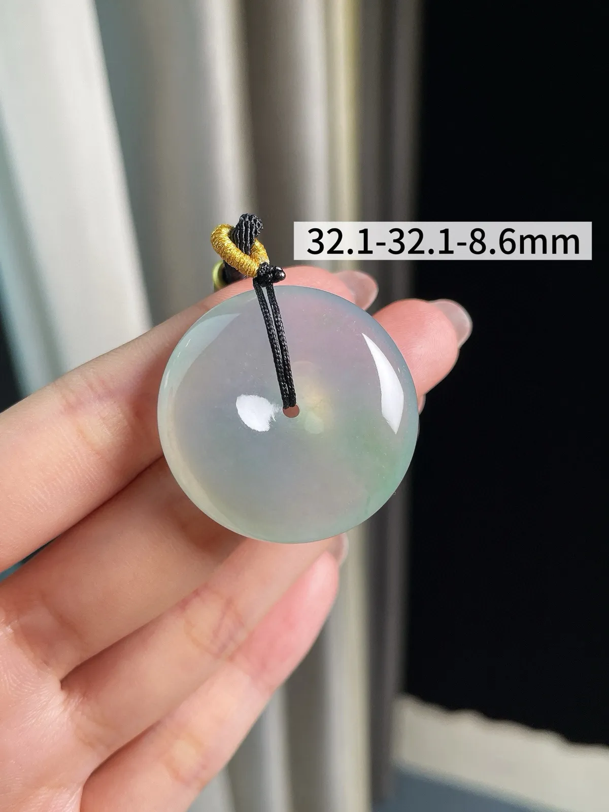 冰飘绿彩大平安扣起胶感 

尺寸：32.1-32.1-8.6mm