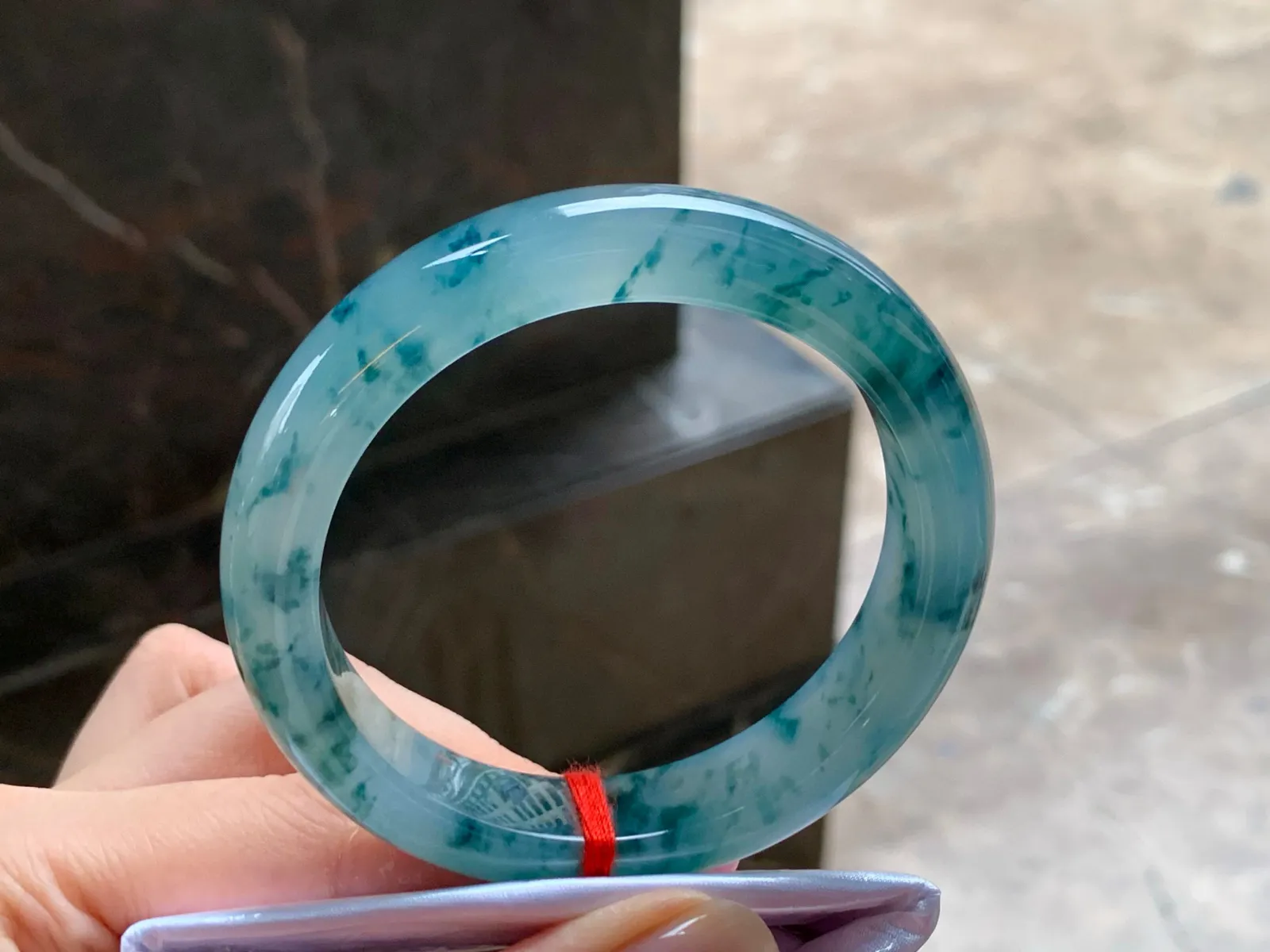 冰种飘花手镯
种好水足 55/12.2/8.6mm