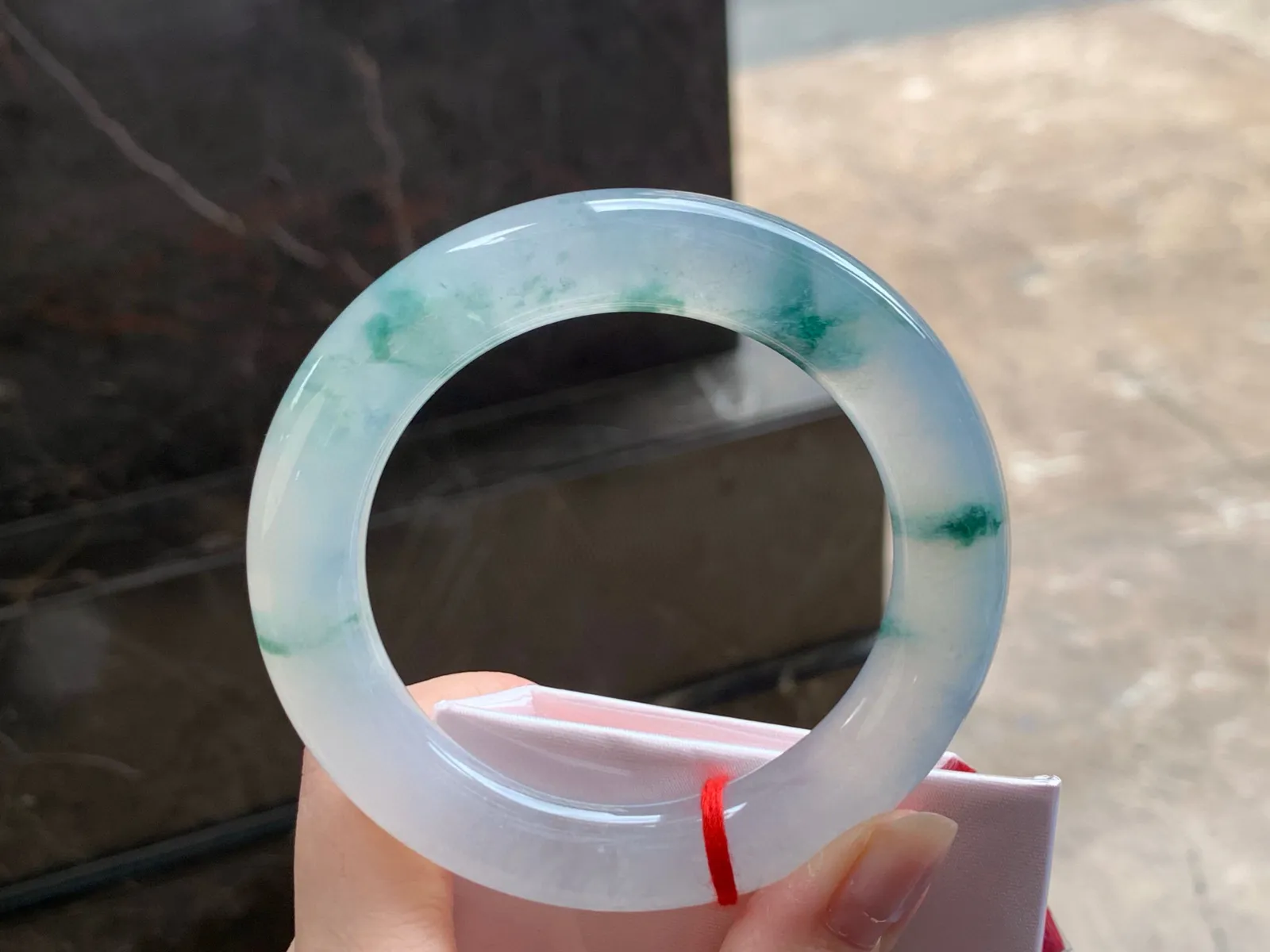冰种飘花福镯
56.3/11.6/11.9mm