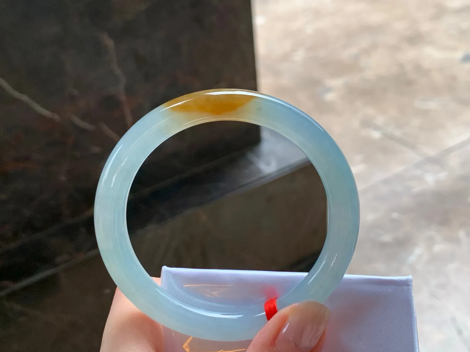冰黄细圆条手镯
独特 55.2/7.8/8.2mm