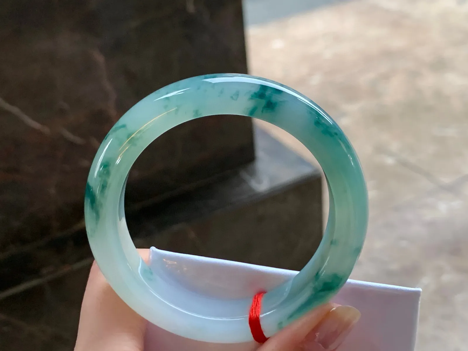 冰飘花手镯
水润54.5/12.3/9.2mm