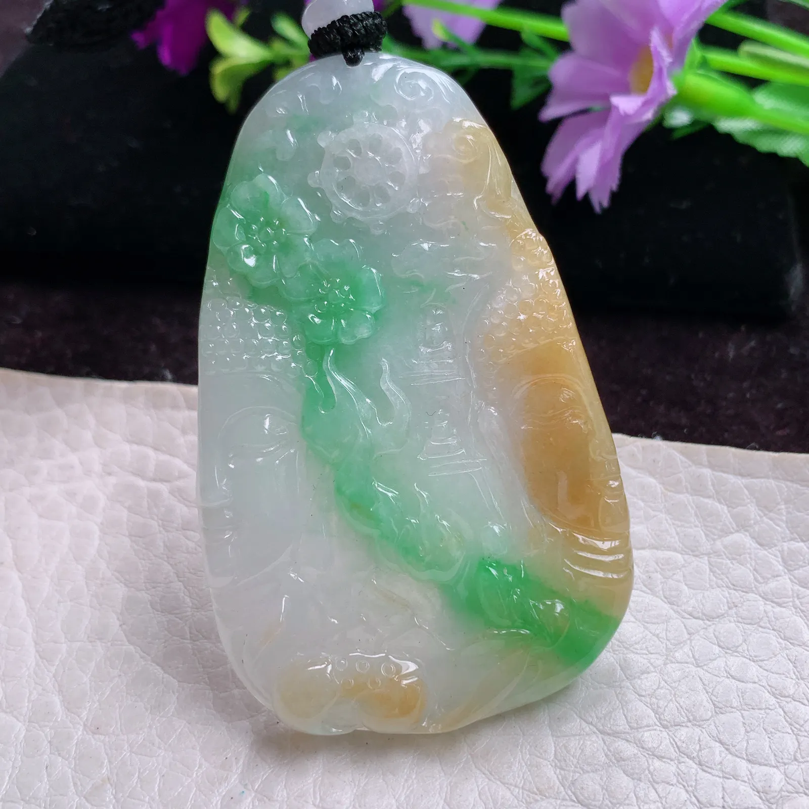 mut实拍59.8*37.5*6缅甸翡翠精雕特色三彩花开见佛玉吊坠 玉挂件