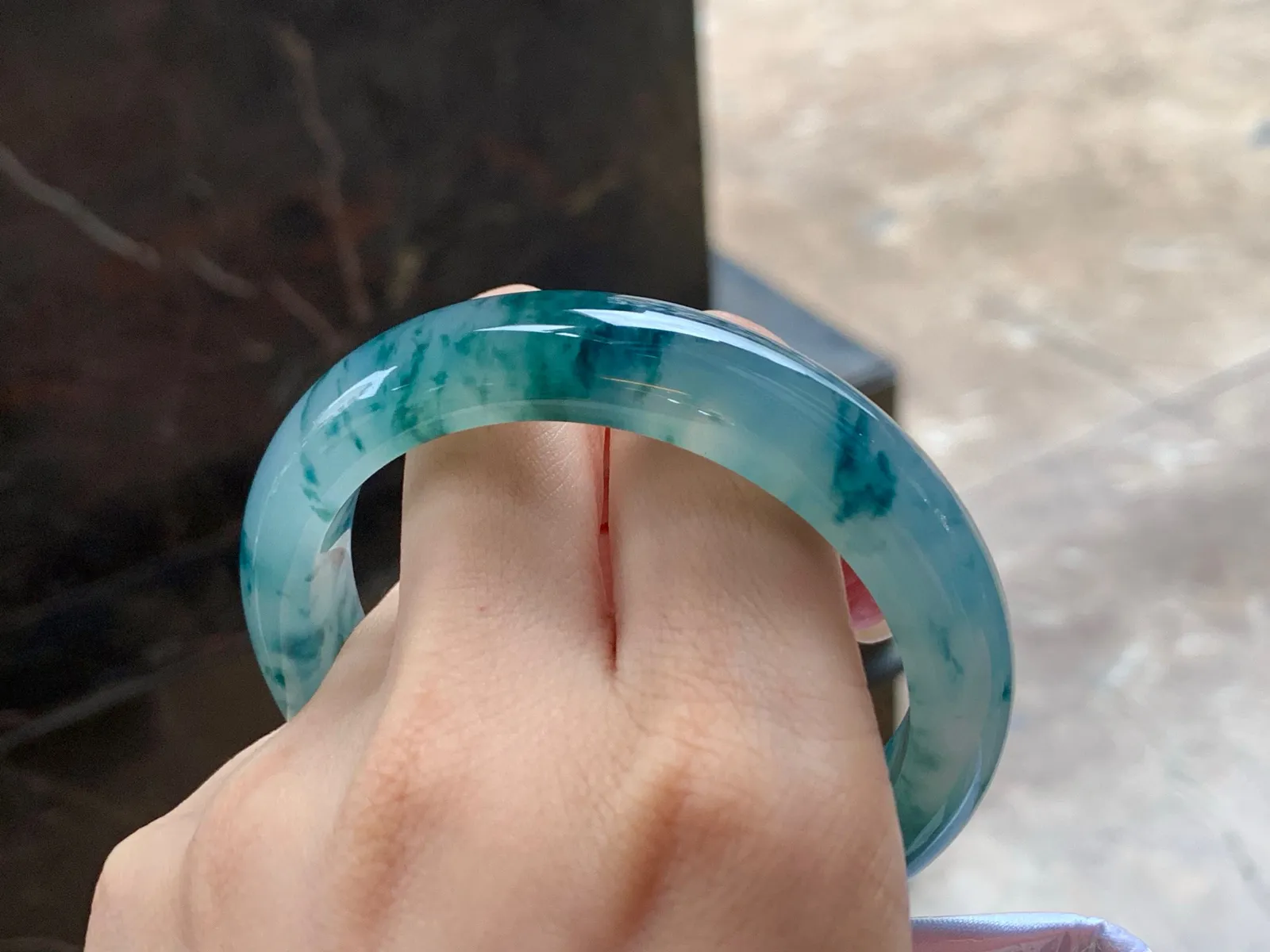 冰种飘花手镯
种好水足 55/12.2/8.6mm