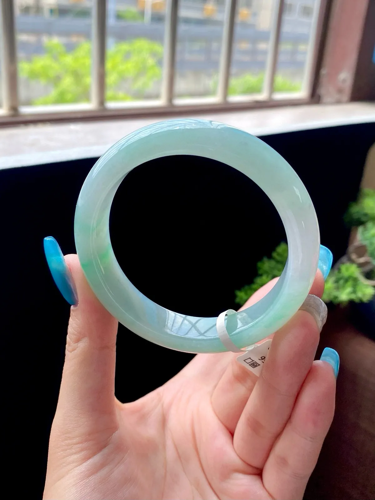 冰晴飘绿正圈
⭕️55.9-13.8-8.6