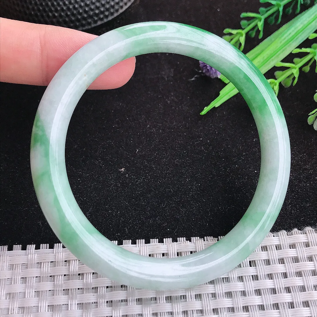 自然光57/8/8.7老坑精美温润飘绿圆条手镯天然翡翠玉镯女款百搭