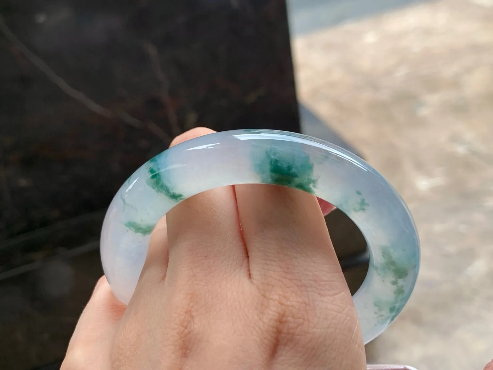 冰种飘花福镯
56.3/11.6/11.9mm
