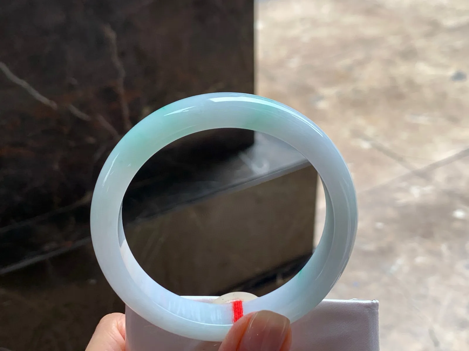 糯种飘色手镯
细腻清爽 58/12.7/8 