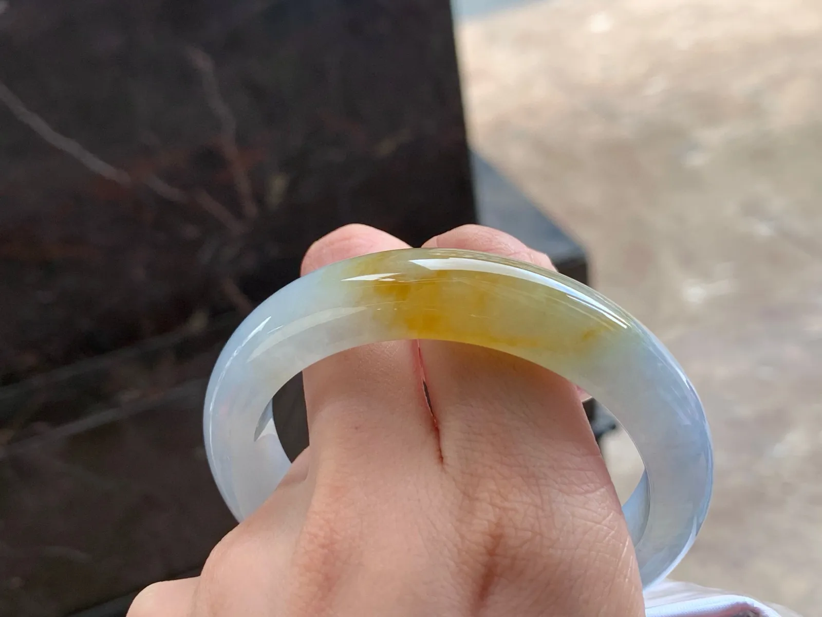 黄翡手镯
独特56.5/13/9mm