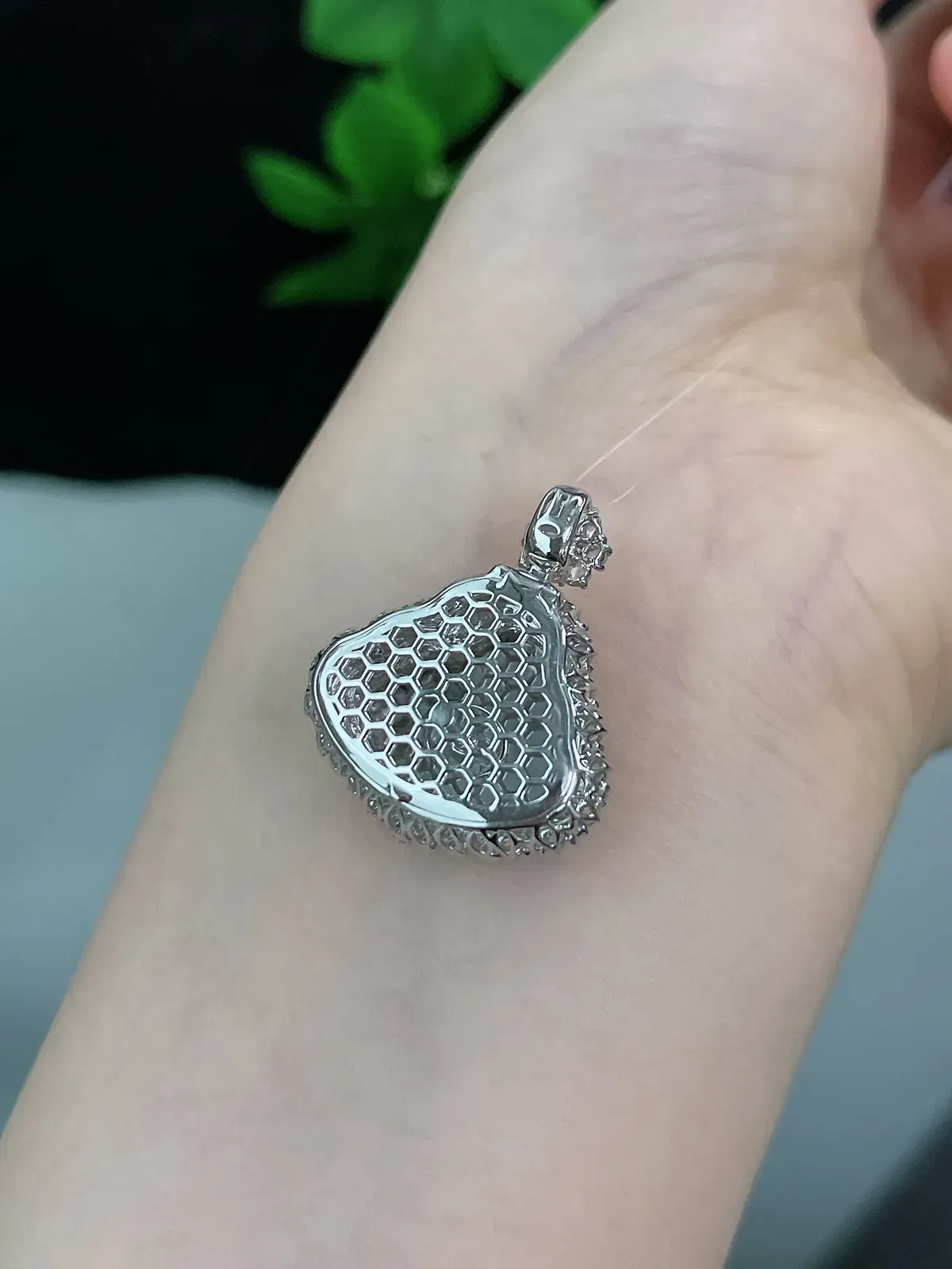 18k金翡翠糯化种绿色佛公吊坠