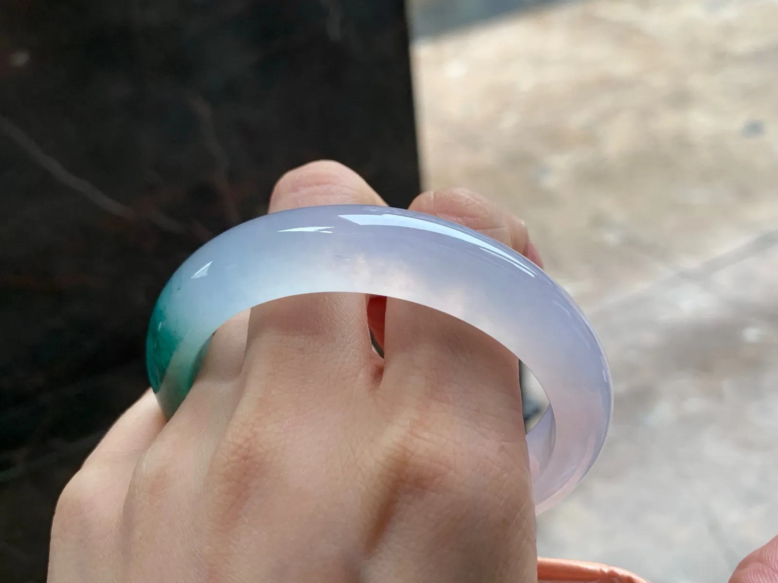 冰种飘花手镯
种老水足 57.4/13.2/9.1mm