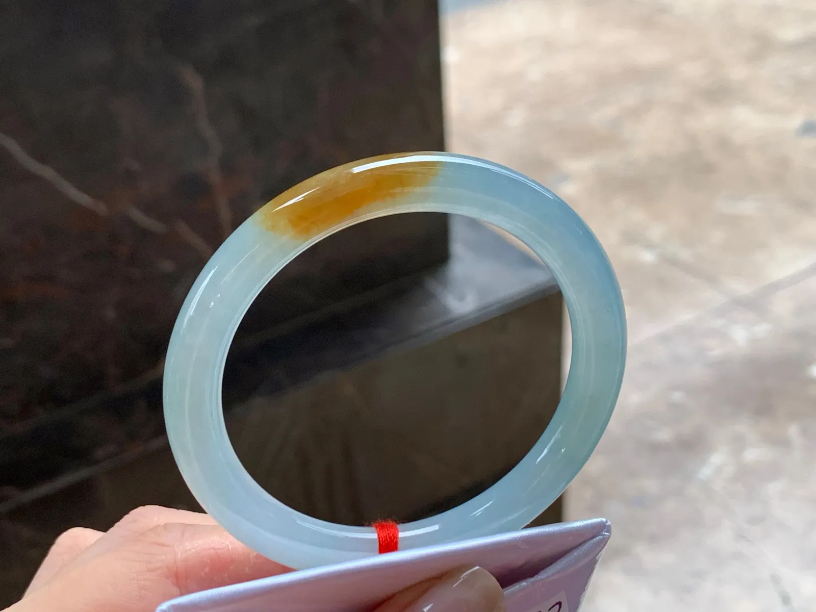 冰黄细圆条手镯
独特 55.2/7.8/8.2mm