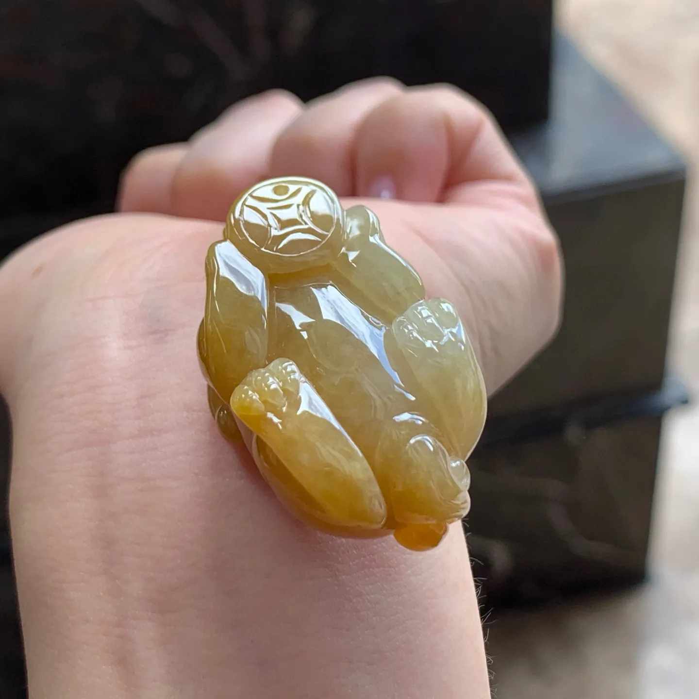 黄翡貔貅
独特