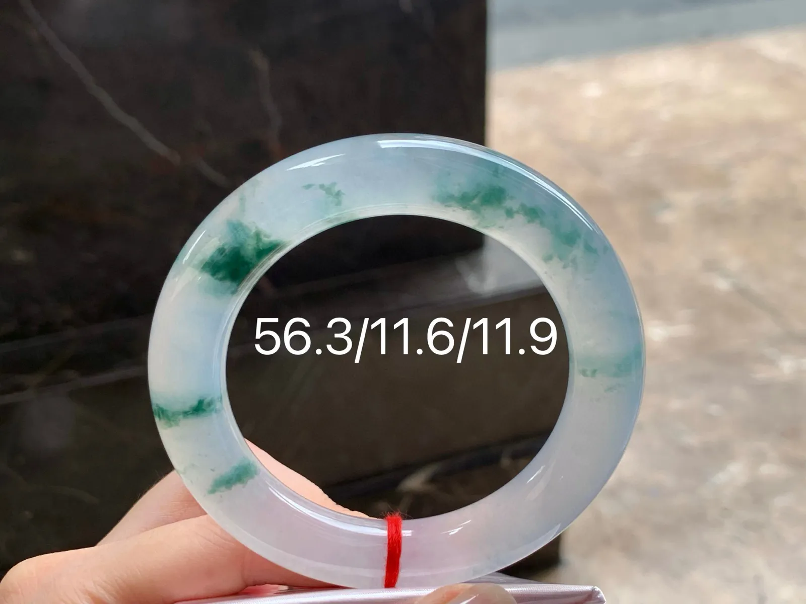冰种飘花福镯
56.3/11.6/11.9mm