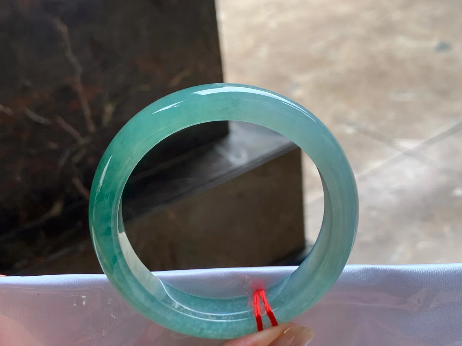 冰油青手镯
种好水足 53.7/12.8/8.2mm