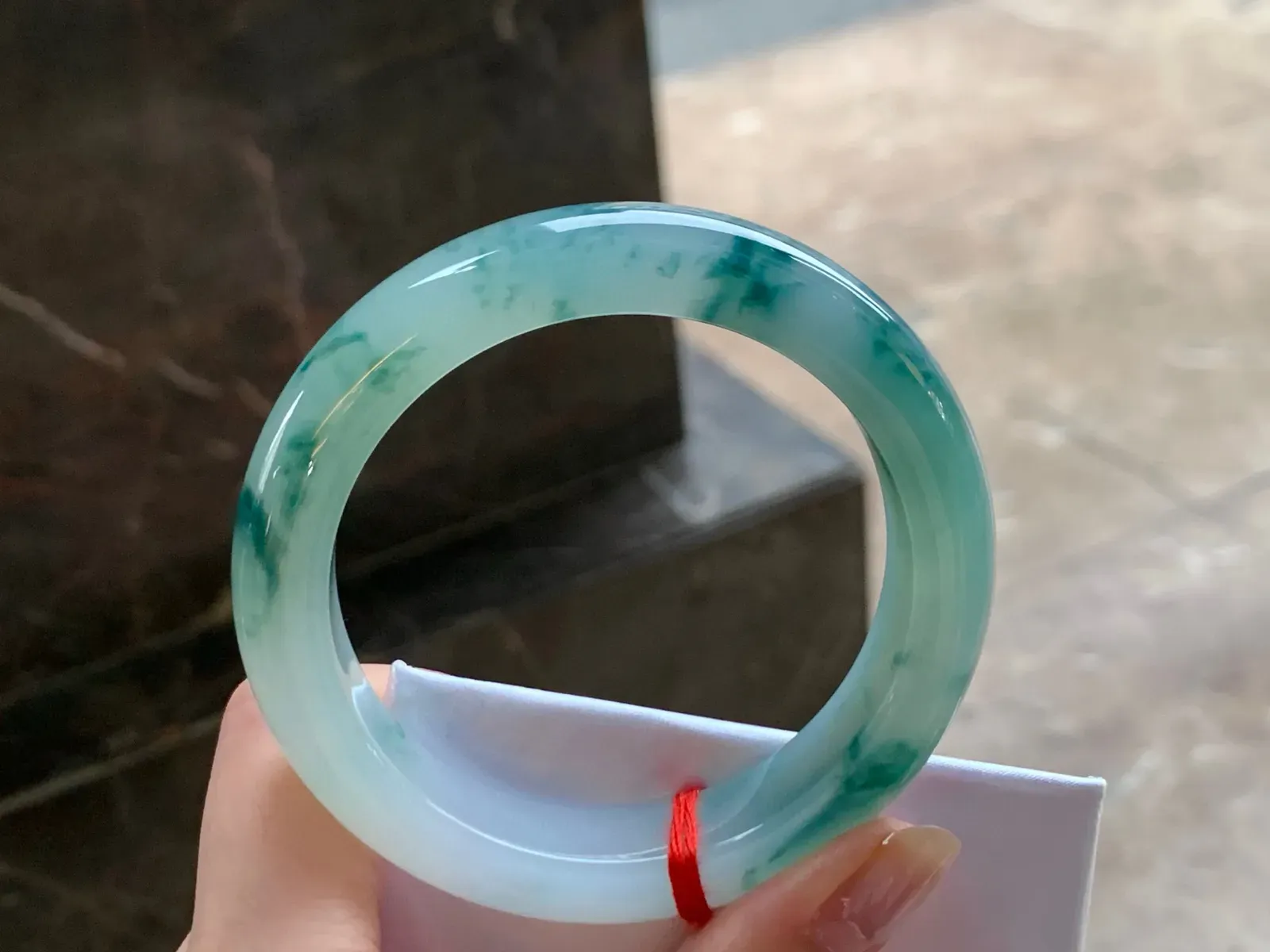 冰飘花手镯
水润54.5/12.3/9.2mm