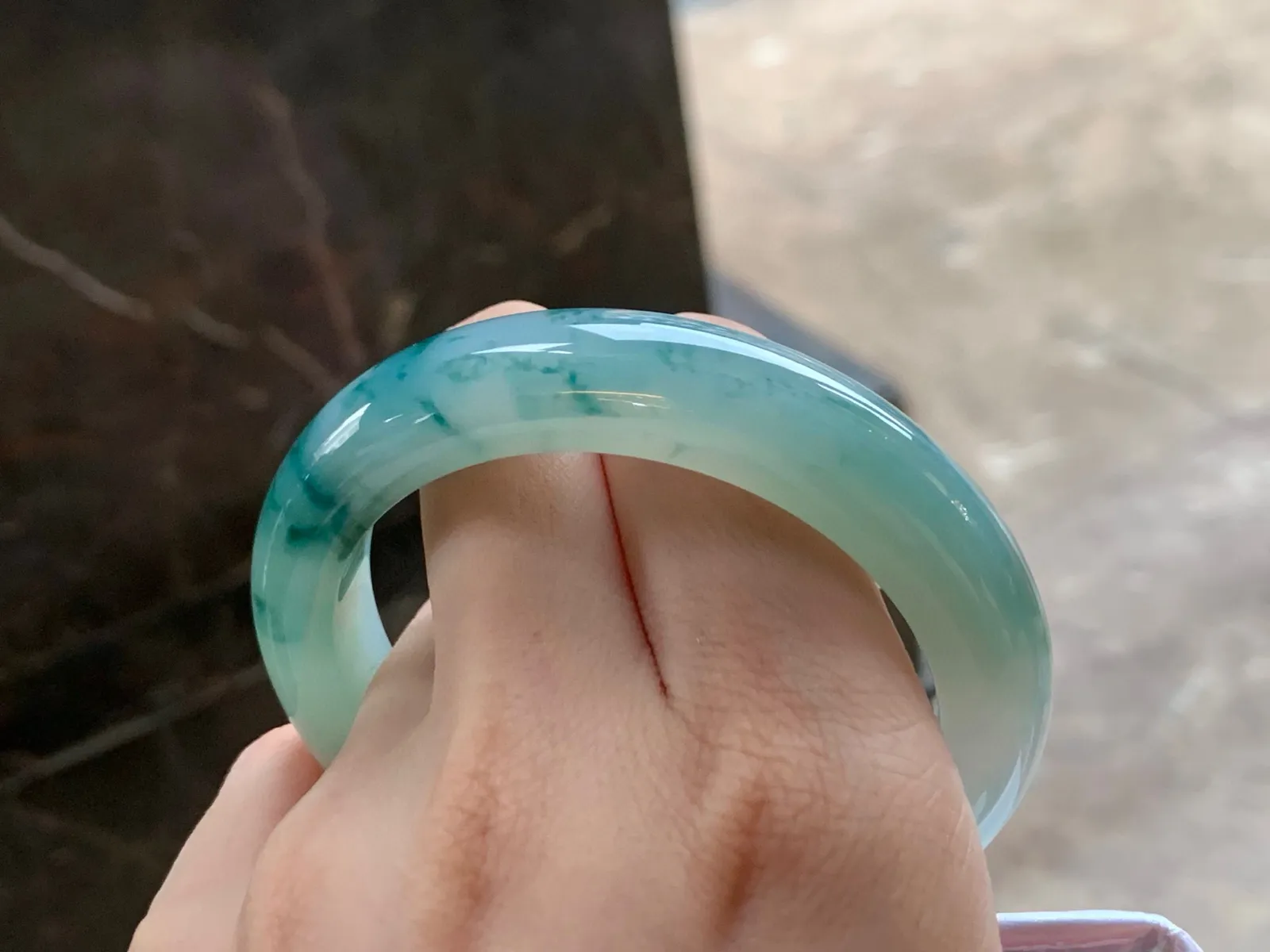 冰飘花手镯
水润54.5/12.3/9.2mm