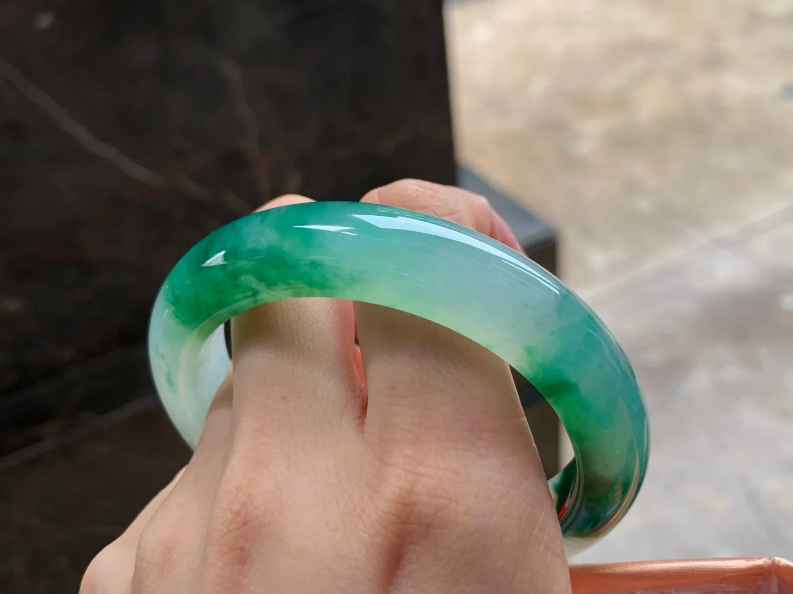 冰色花手镯
种好水润 59/13/9.5mm