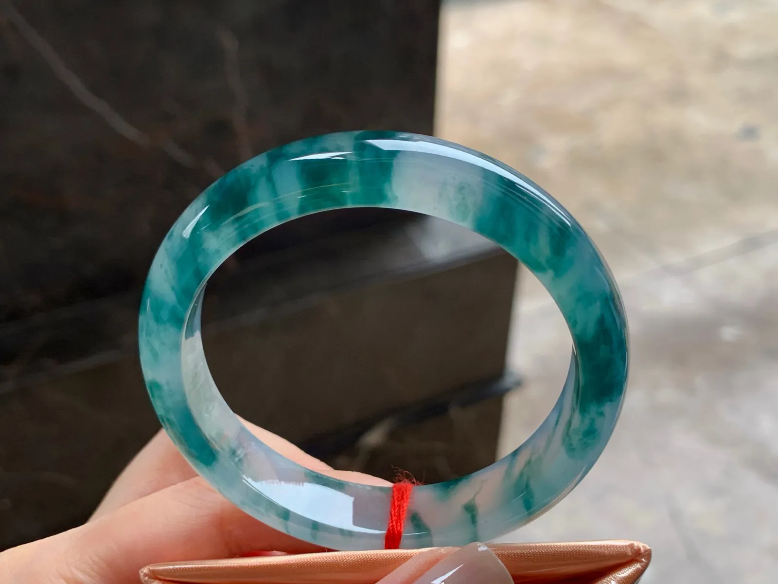 冰种蓝花手镯
种老55.1/12.1/7.6mm