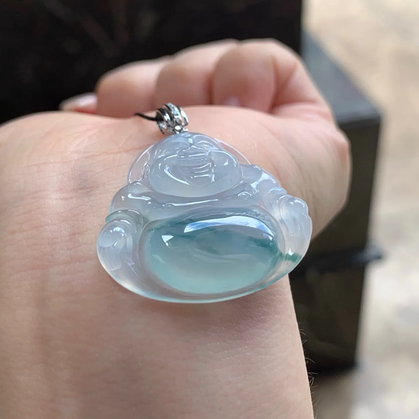 冰种飘花坐佛
清爽 金扣
尺寸27.3
