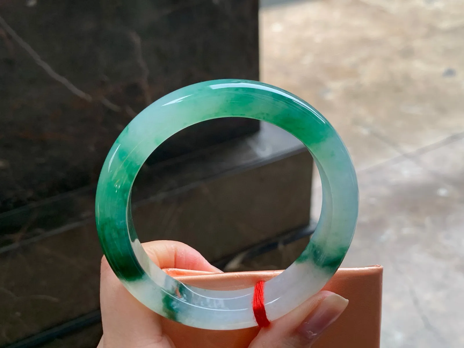 冰色花手镯
种好水润 59/13/9.5mm