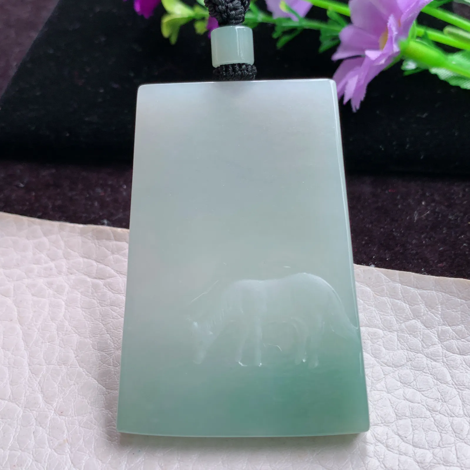 mut实拍57*38.8*5.8缅甸翡翠精雕悠然自得马到功成 生肖马玉吊坠