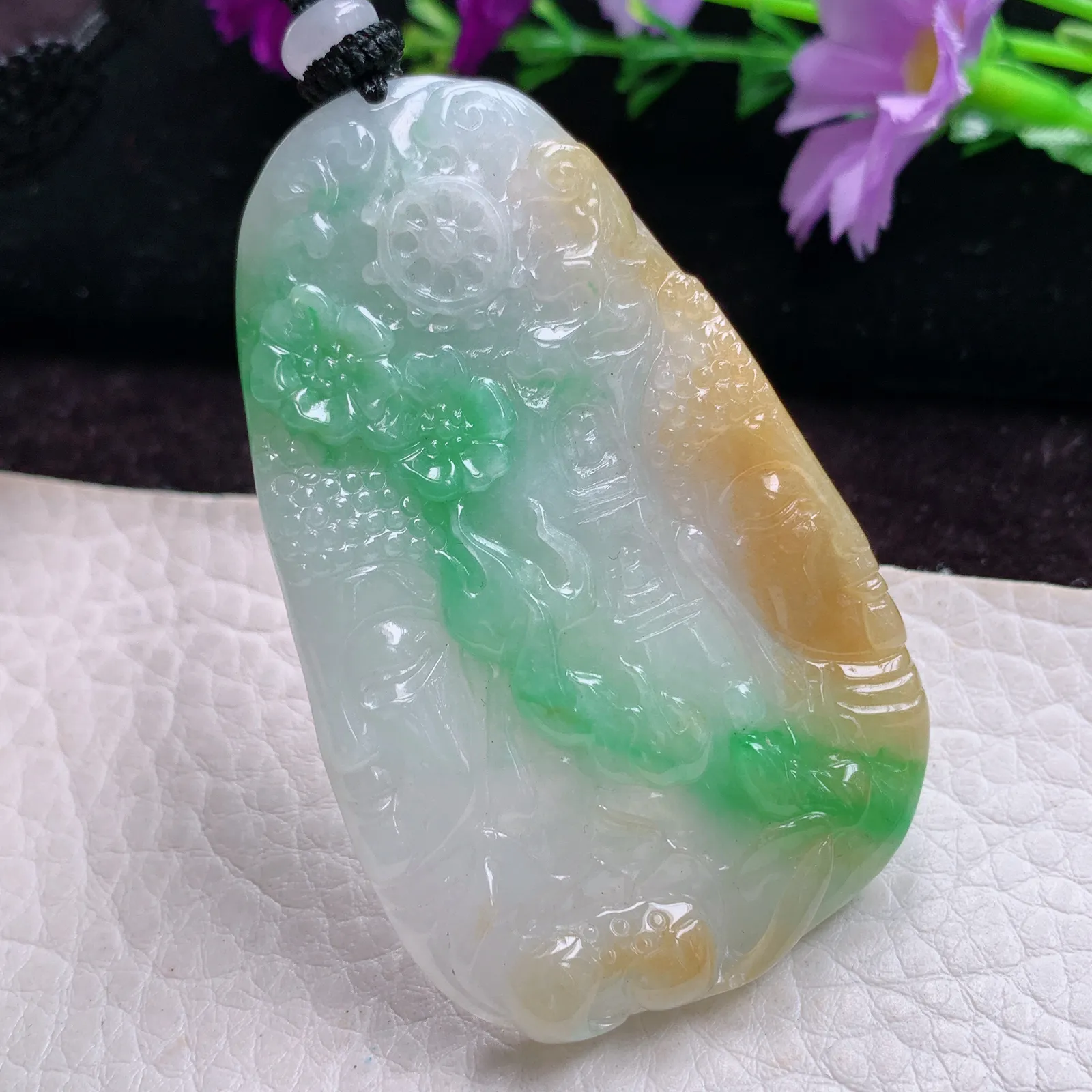 mut实拍59.8*37.5*6缅甸翡翠精雕特色三彩花开见佛玉吊坠 玉挂件