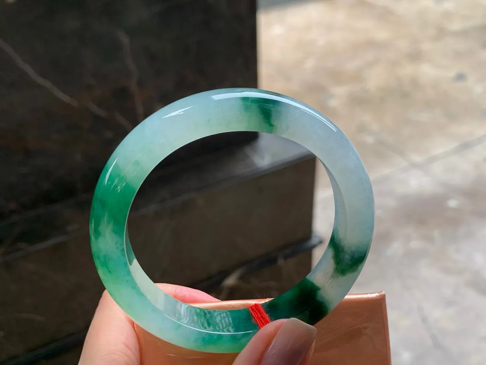 冰色花手镯
种好水润 59/13/9.5mm