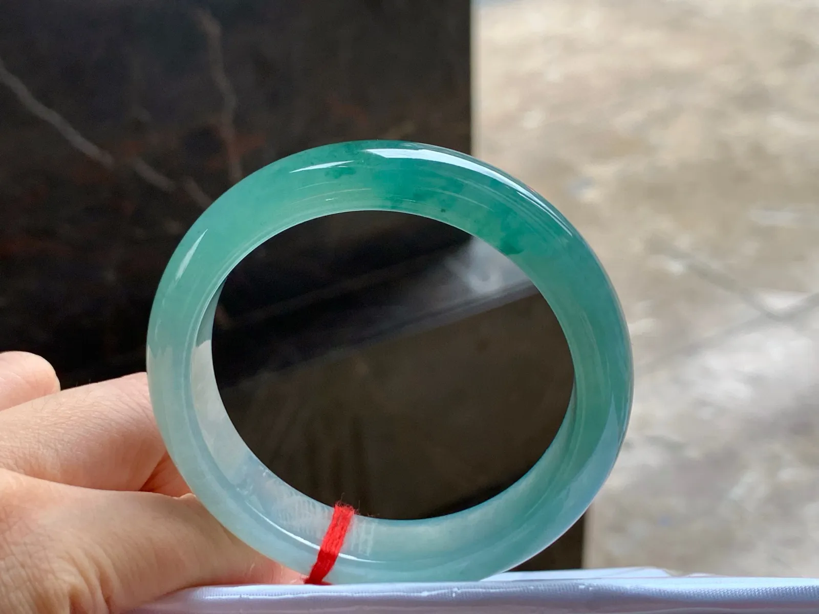 冰油青手镯
种好水足 53.7/12.8/8.2mm