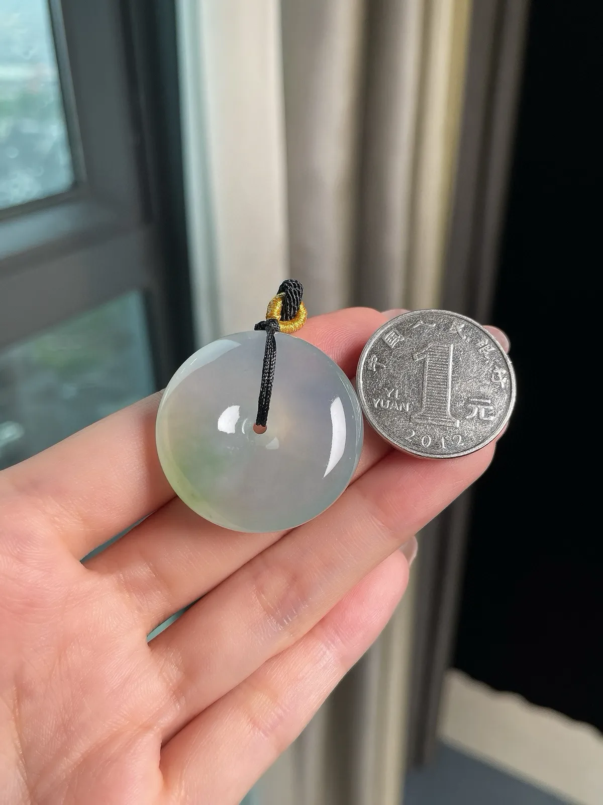 冰飘绿彩大平安扣起胶感 

尺寸：32.1-32.1-8.6mm