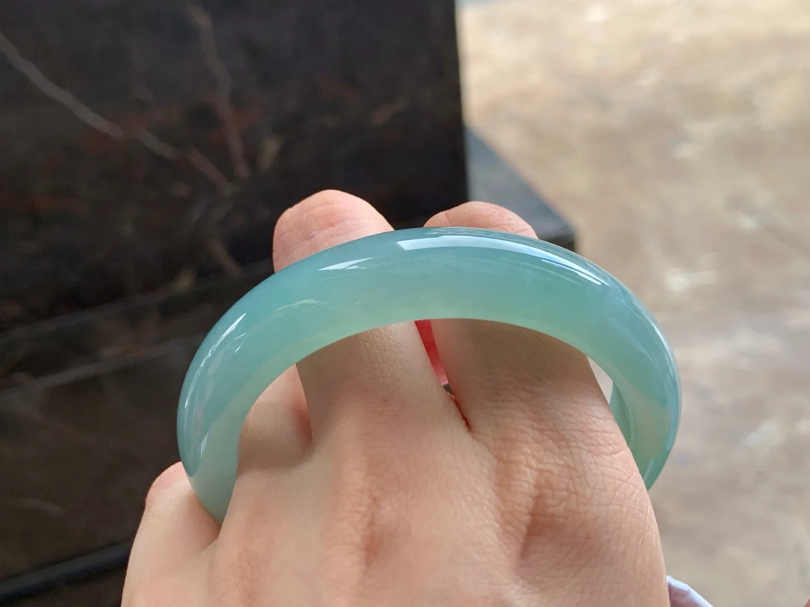 冰晴底手镯
水润57.1/13.2/9.2mm