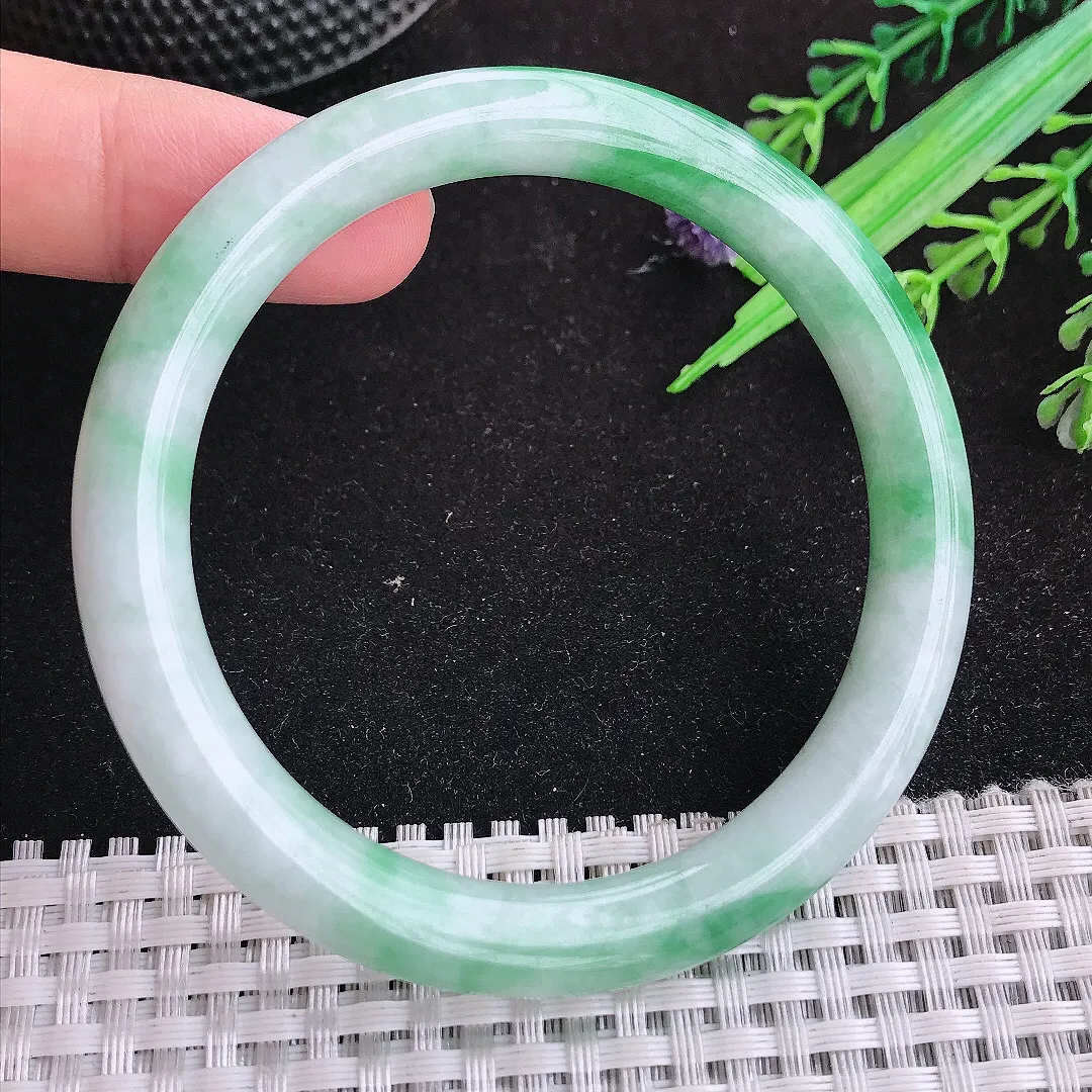 自然光57/8/8.7老坑精美温润飘绿圆条手镯天然翡翠玉镯女款百搭