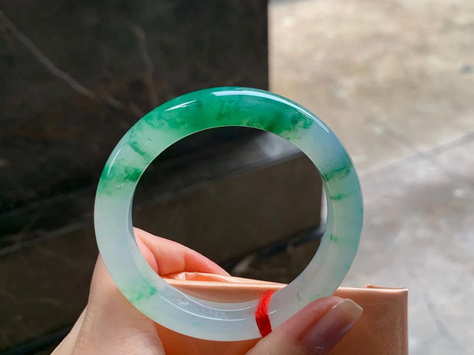 冰色花手镯
种好水足 51.5/10.8/8.9mm