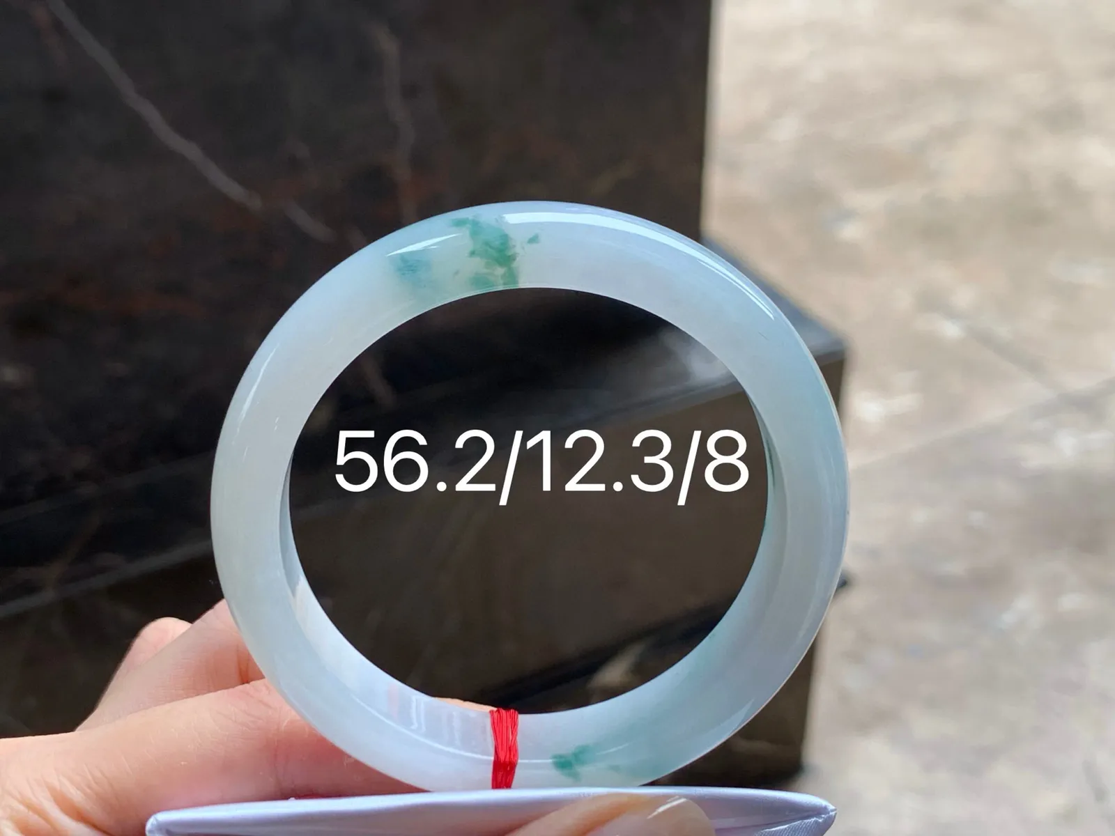 糯种飘花手镯
水润清爽 56.2/12.3/8