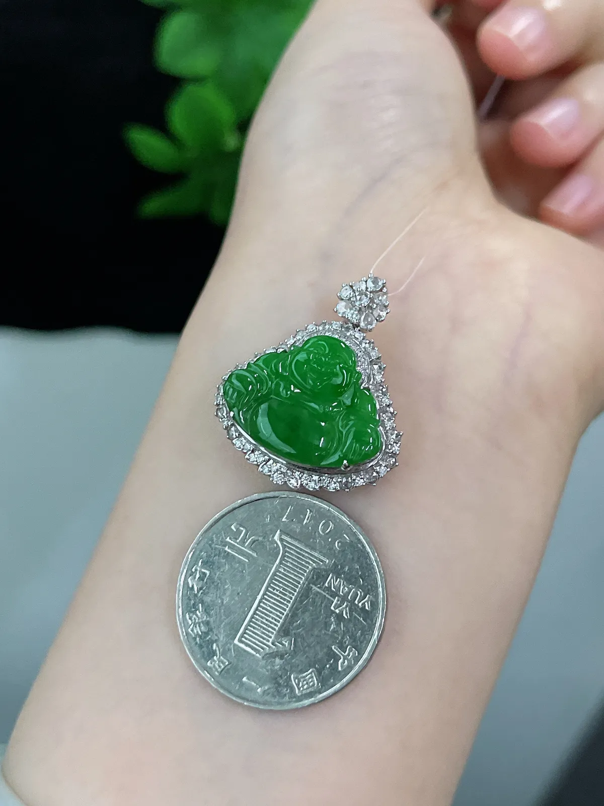 18k金翡翠糯化种绿色佛公吊坠