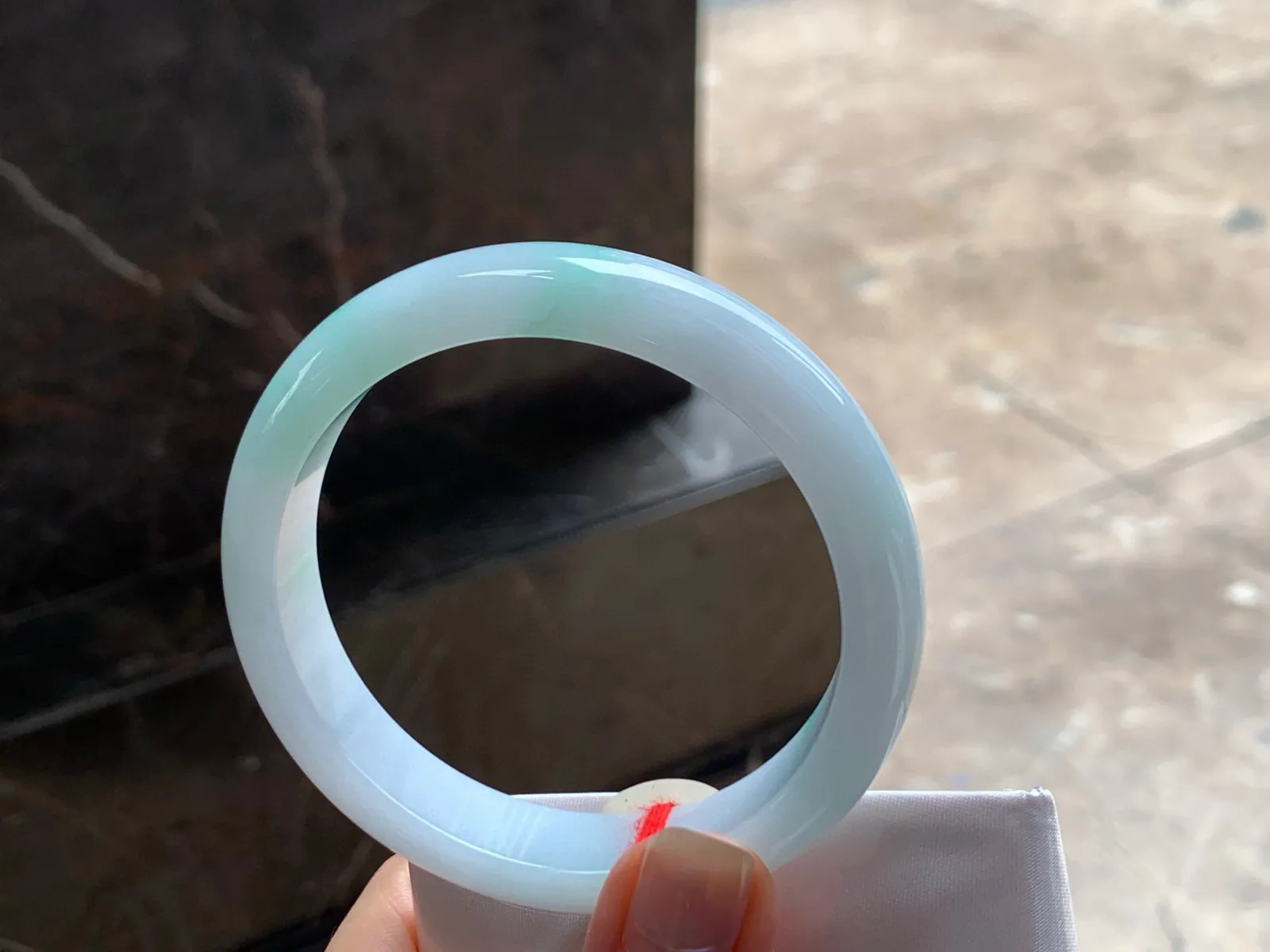糯种飘色手镯
细腻清爽 58/12.7/8 