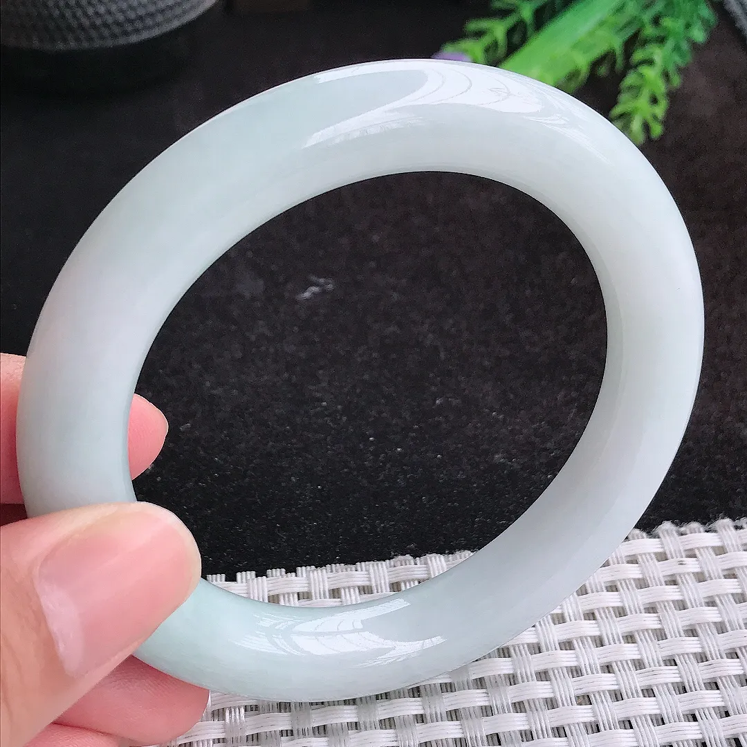 自然光58.2/11老坑秀气冰润白月光圆条手镯大圈口天然翡翠玉镯女款百搭