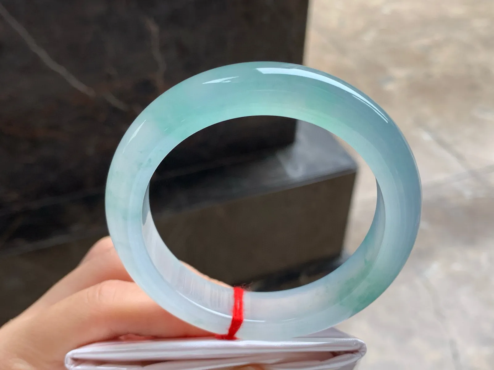 58-13.3-9.8

冰蓝手镯^_^种水好 透亮 清新