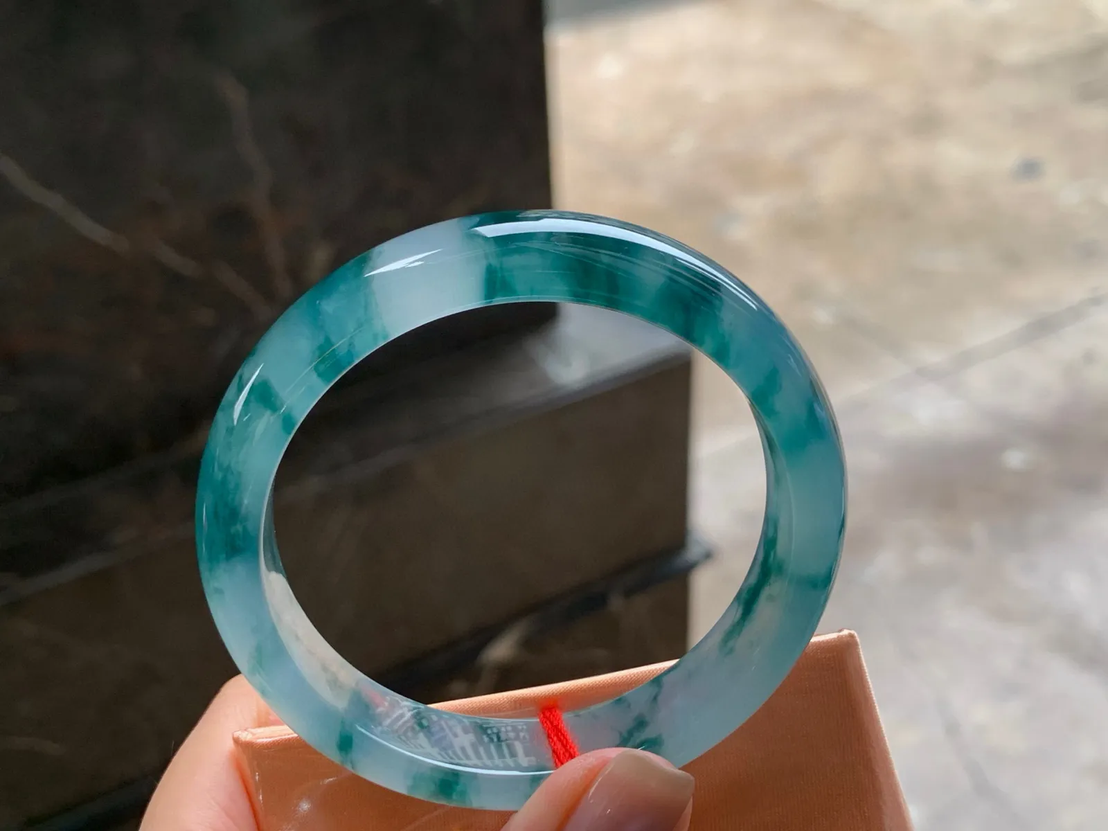 冰种蓝花手镯
种老55.1/12.1/7.6mm