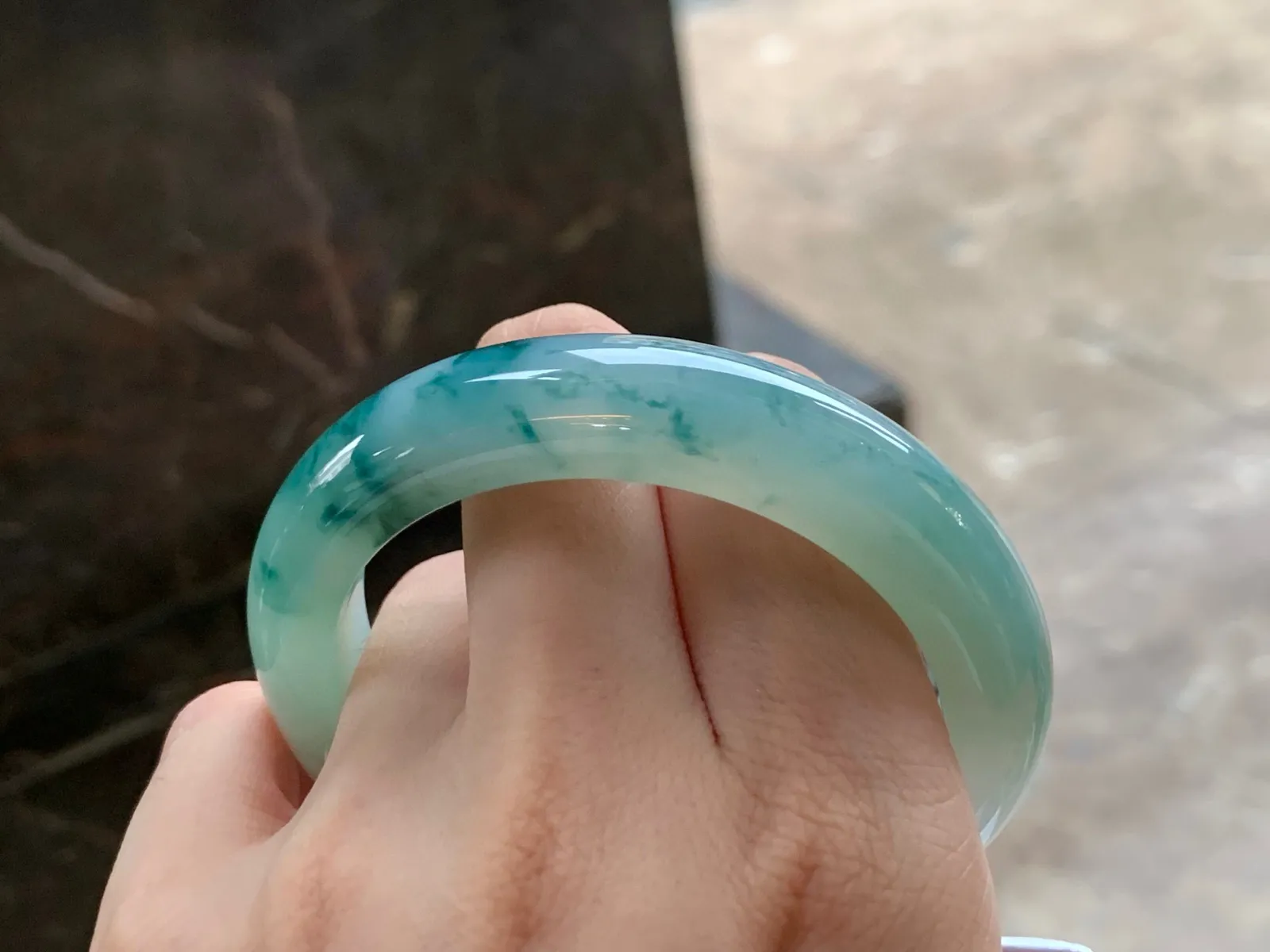冰飘花手镯
水润54.5/12.3/9.2mm