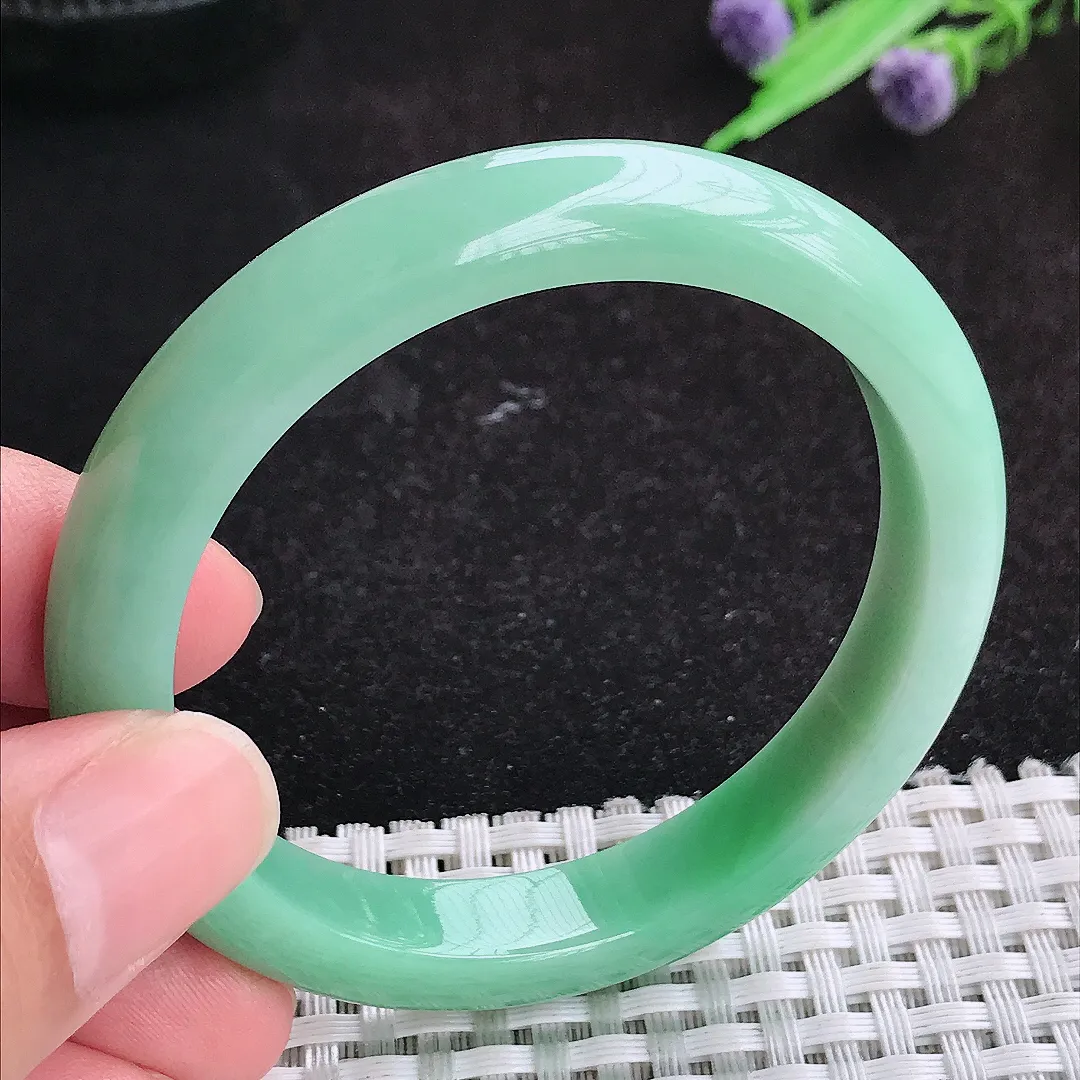 自然光52/9.7/7.5老坑精美温润满绿小圈口手镯天然翡翠玉镯女款百搭