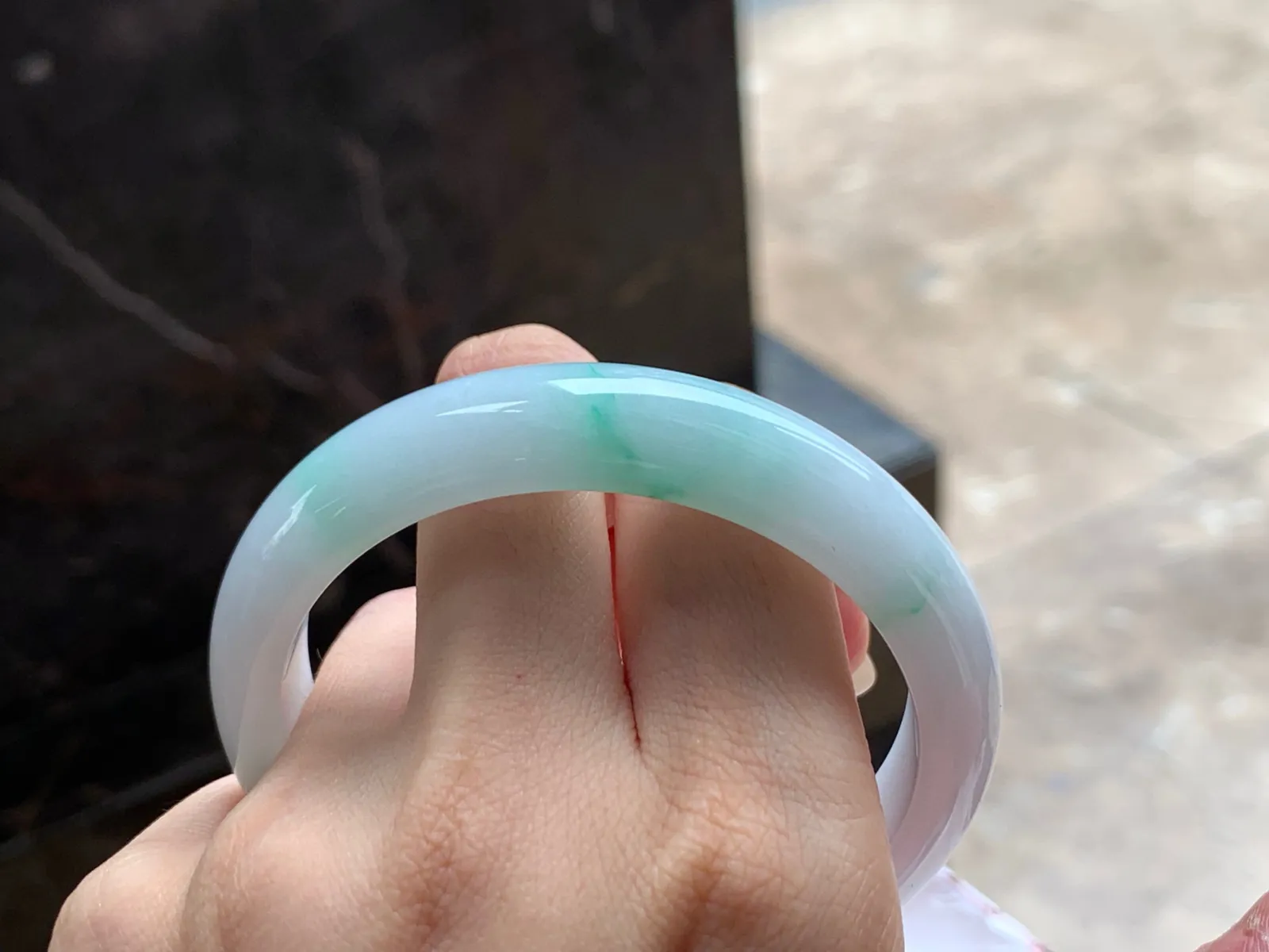 糯种飘色手镯
细腻清爽 58/12.7/8 